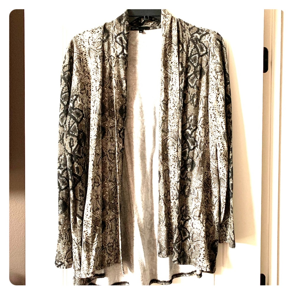 NWOT open cardigan with snake skin pattern